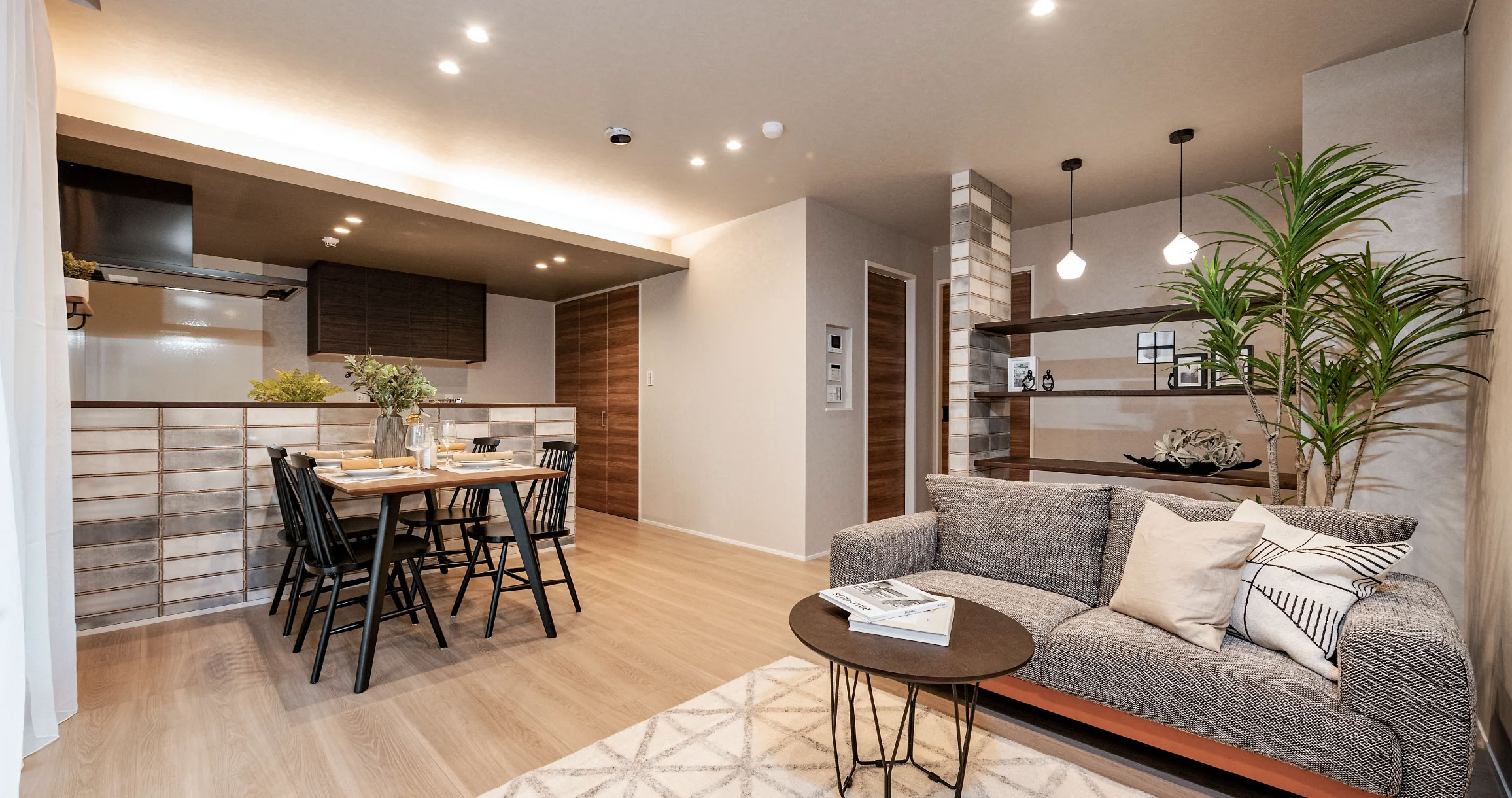 アートを楽しむ余白のある暮らし