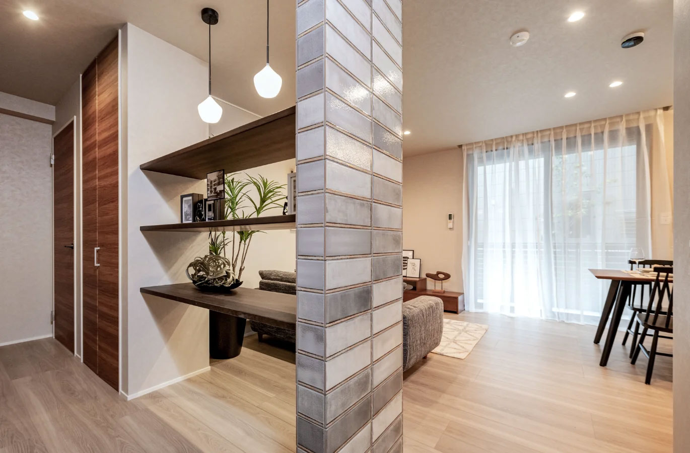 アートを楽しむ余白のある暮らし