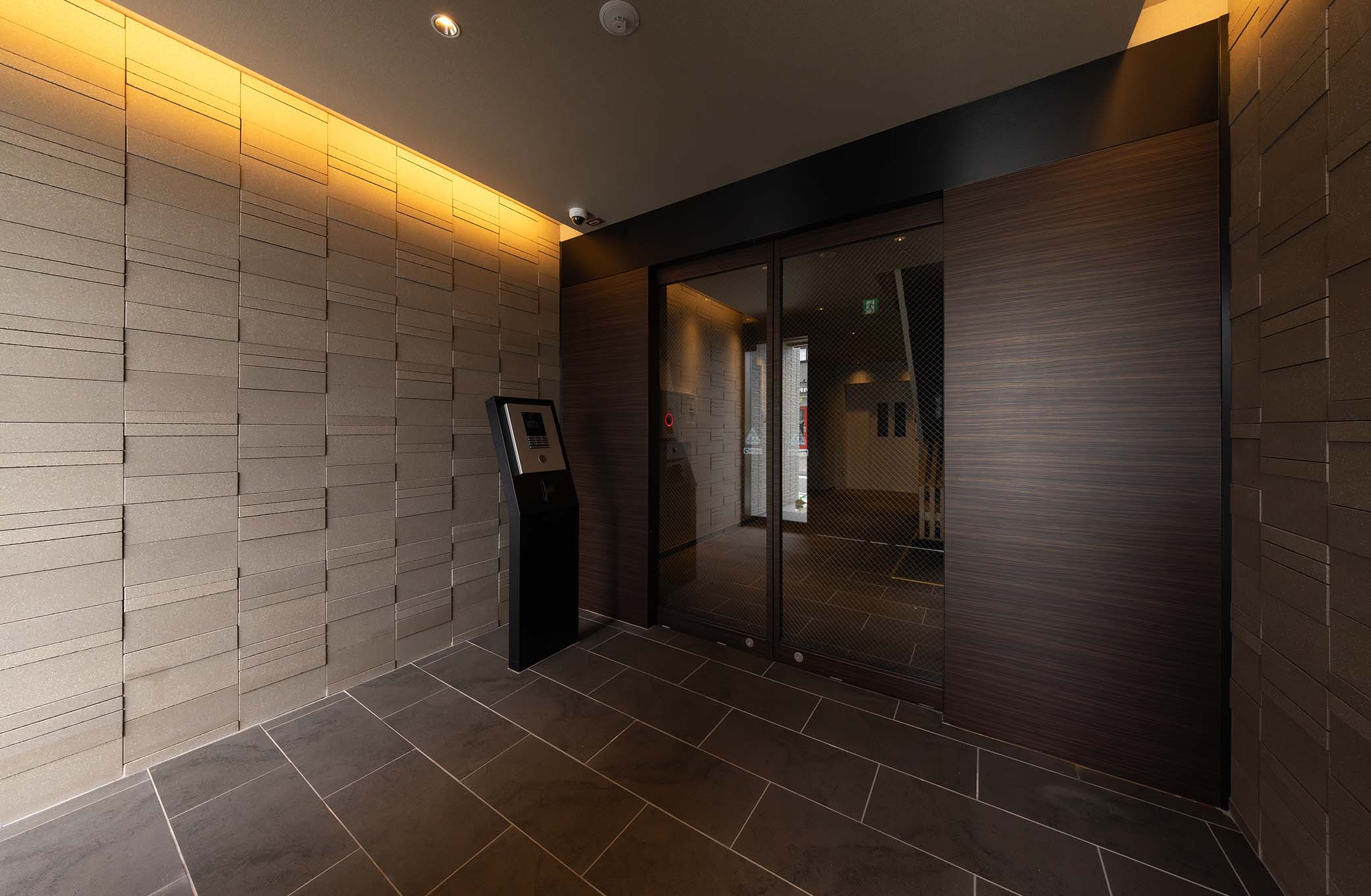 外観/エントランスホール