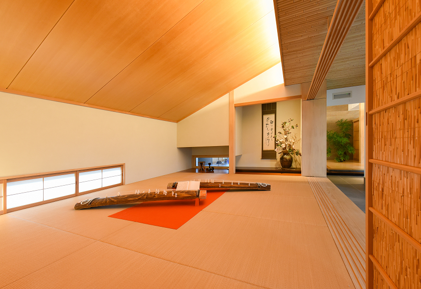 趣味と思い出が彩る、心豊かな暮らしの空間