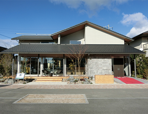 イズ桑名展示場（鉄骨住宅展示場）