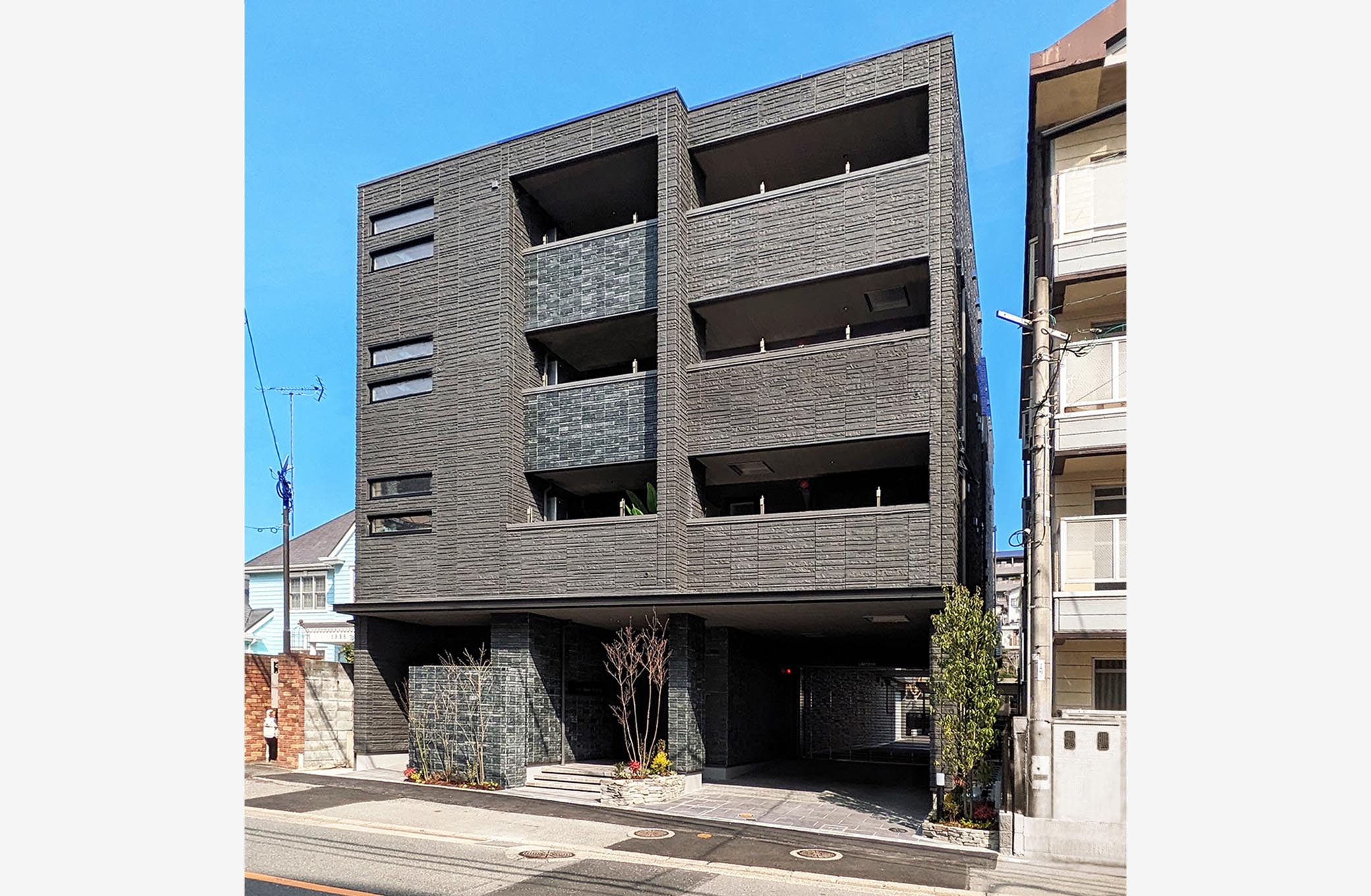 外観／４階建賃貸住宅
