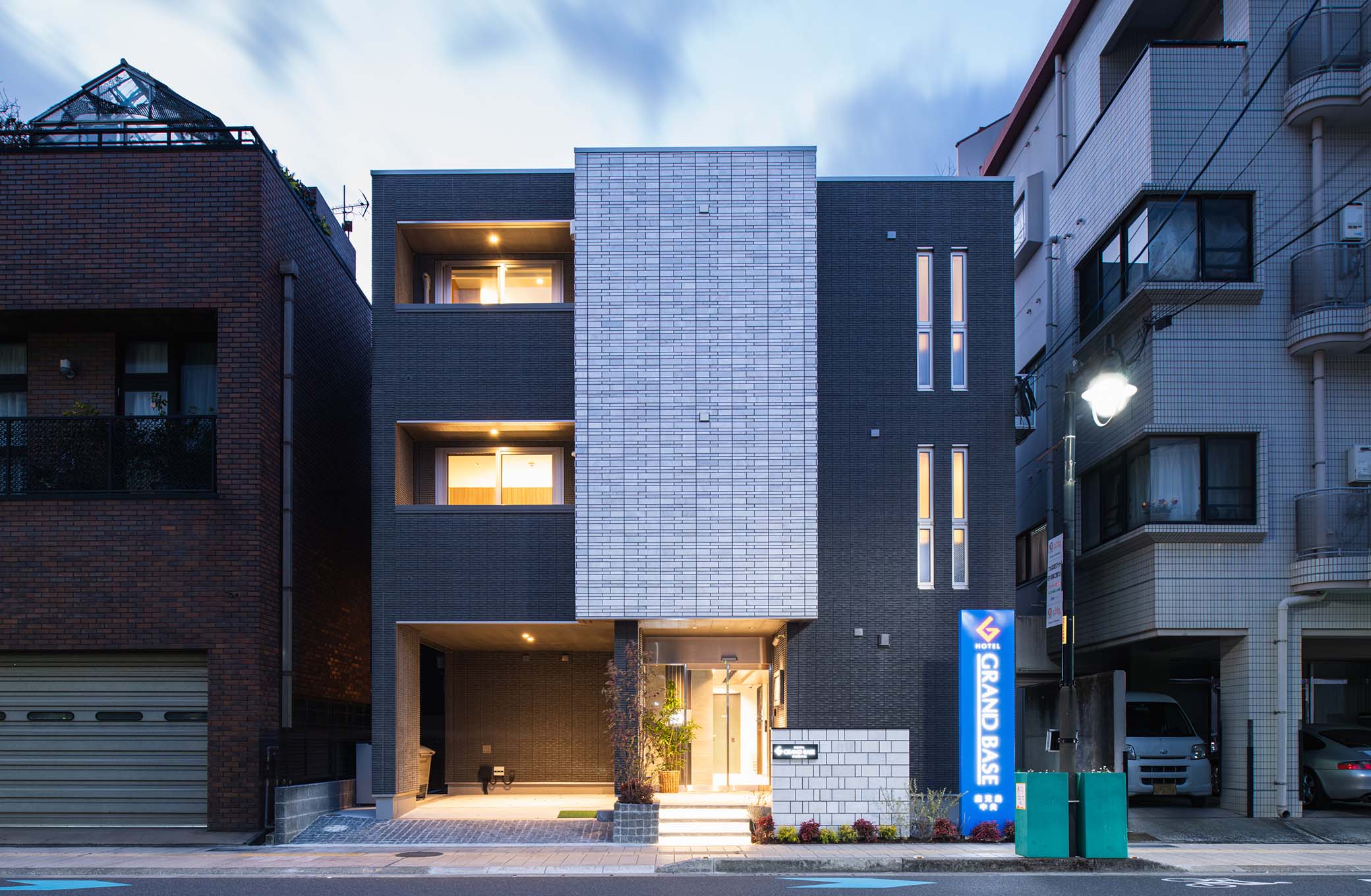 3F 建てホテル