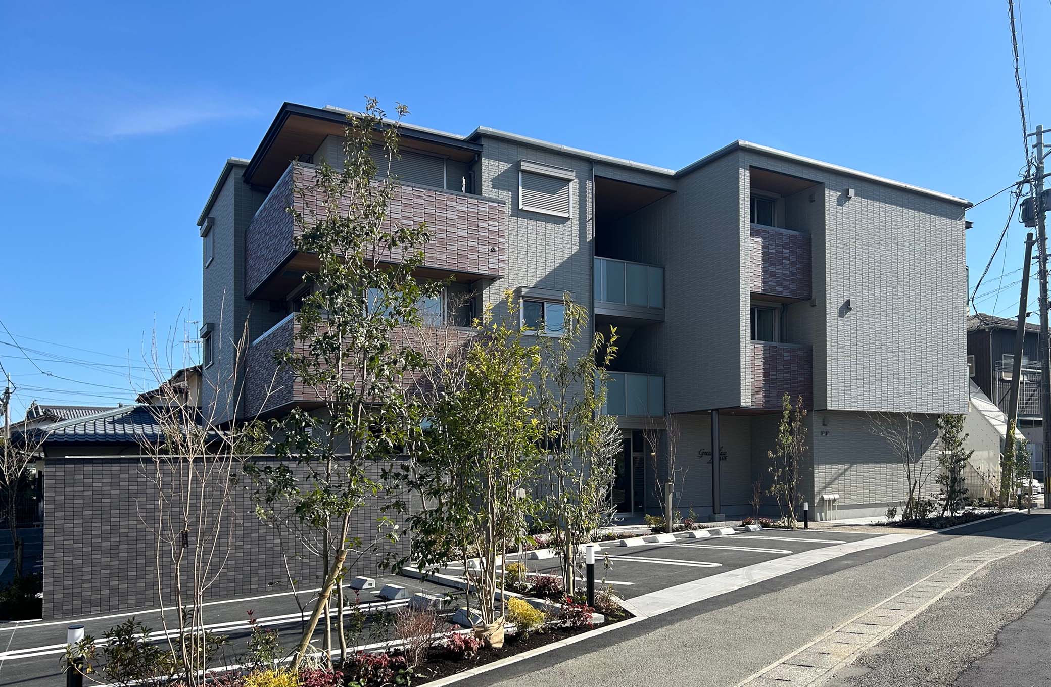 3階建て賃貸住宅外観
